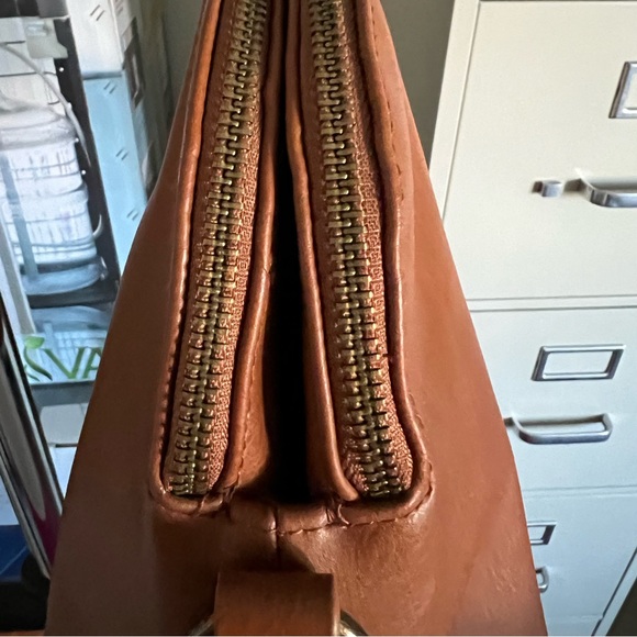 (SOLD! NO LONGER AVAILABLE) Universal Thread Goods Co Dome Purse - Picture 3 of 7